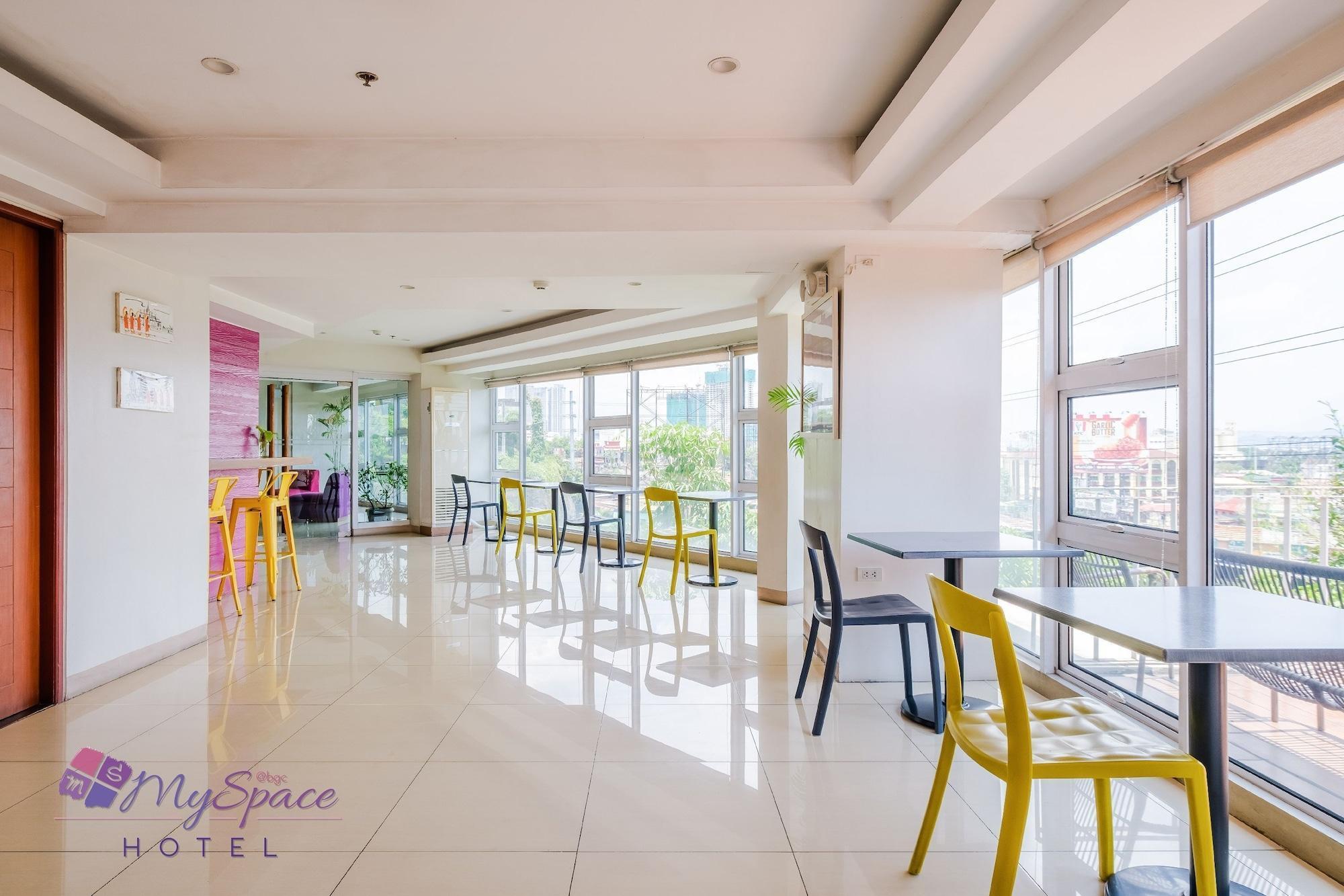 Myspace Hotel @Bgc Pasig City Exterior foto